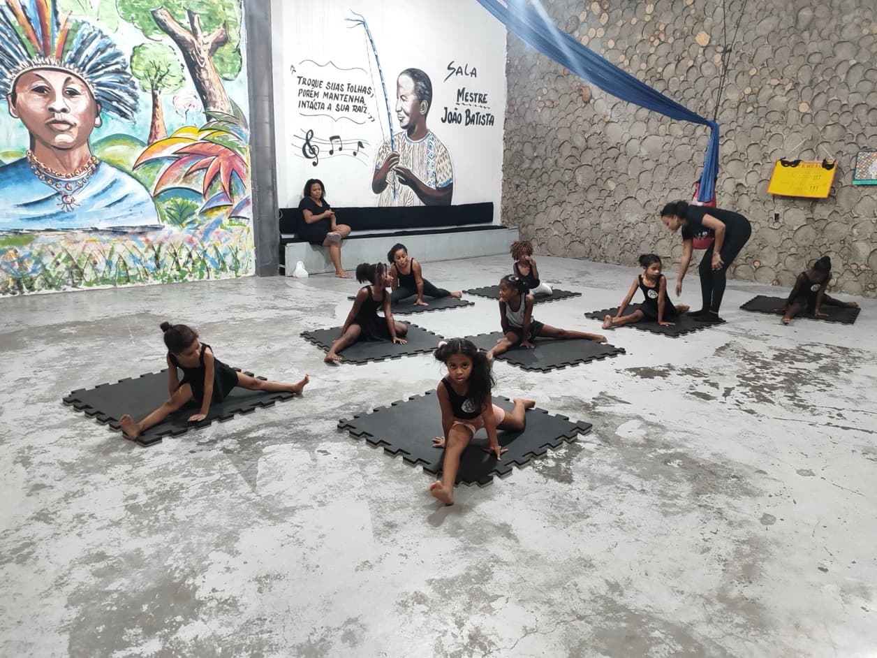 Atividade de Ballet na Casa de Bambas