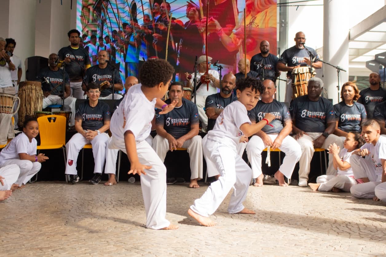 Atividade de Capoeira na Casa de Bambas